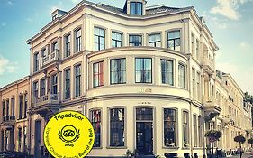 Finch Boutique Hotel, Downtown